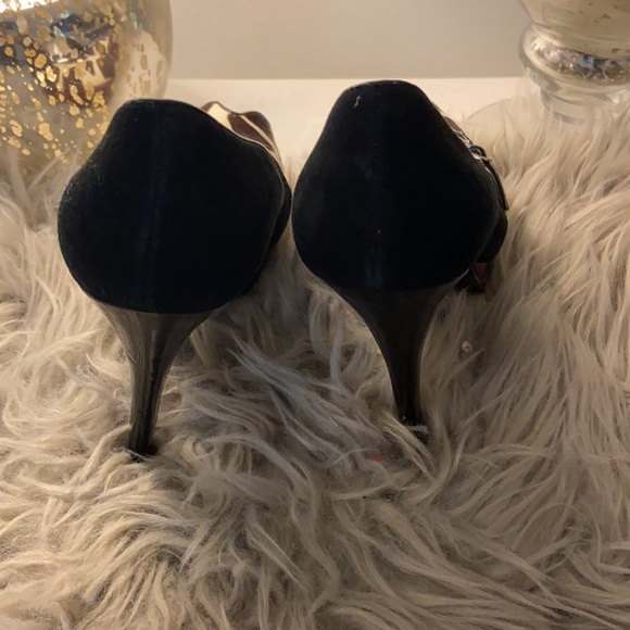 Loved and Fabulous Guess platform heels, Size 6. - Picture 9 of 13